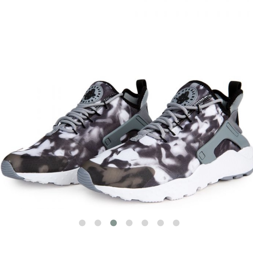 NIKE
W AIR HUARACHE RUN ULTRA PRINT